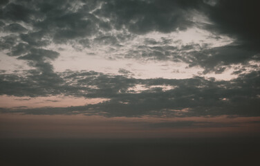 Obraz premium sunset over the sea sky clouds