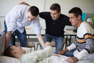 Obraz premium Thank you. Family and friends visiting patient. Focus is on background.