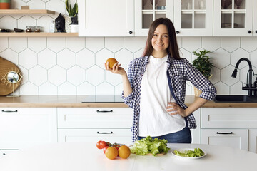  The girl is on a diet, the girl changes her eating habits to healthy food