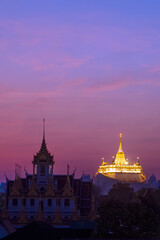 Fototapeta premium golden mountain in bangkok