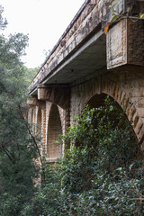 Stand stone bridge