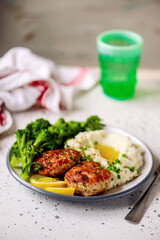 homemade chicken cutlets with mashed potatoes
