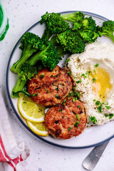 homemade chicken cutlets with mashed potatoes