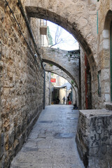 Fototapeta na wymiar Jerusalem: Arched street in old city 