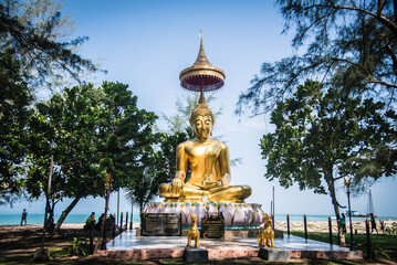 Obraz premium Buddha statue at Laem Son Beach, Ban Nam Khem, Takua Pa District, Thailand