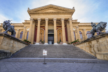 Obraz premium Frontage of Teatro Massimo located on Verdi Square in Palermo, capital city of Sicily Island, Italy