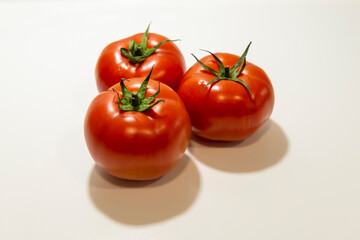 TOMATES ROJOS FRESCOS DE ESPAÑA ALMERIA TOMATES