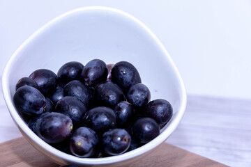 delicious and appetizing dark red grapes for the consumption or production of red table wine