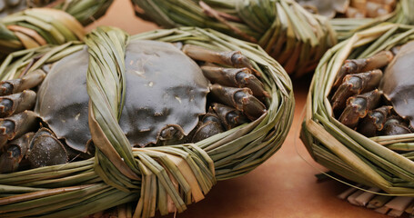 Fresh raw Chinese mitten crab © leungchopan