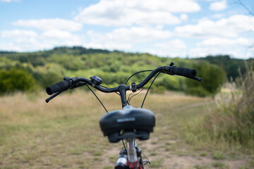 Fototapeta na wymiar fahrrad rad ausflug radausflug naherholung in der natur
