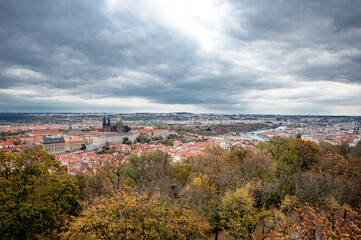 Blick über Prag vom Aussichtsturm Petřín