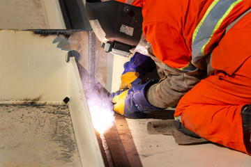 Solda Mig em obra de viaduto em Curitiba, Paran&aacute;, Brasil