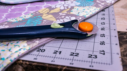 fabric cutters and cutting mat
