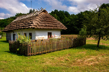 Fototapeta na wymiar krajobraz polskiej wsi