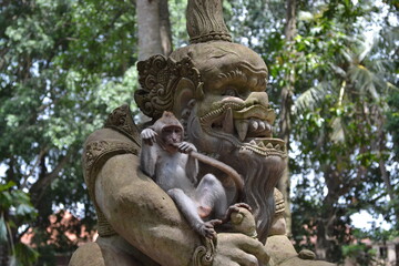 Fototapeta na wymiar statue temple monkey