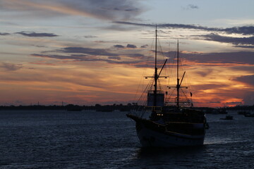 Naklejka premium sun set by the sea
