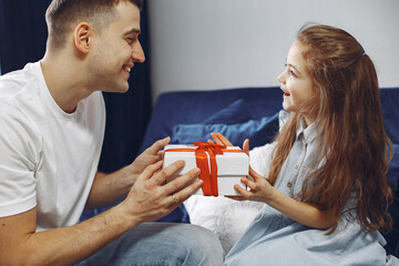 Daughter congratulates dad on father's day