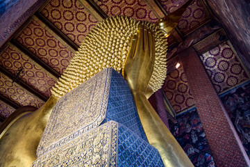バンコク、ワット・ポー、黄金の涅槃像の寺院の周辺情景