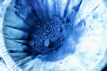 Mixer for dyed indigo fabric.