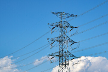 電源群馬　山の中に建設された巨大な送電線