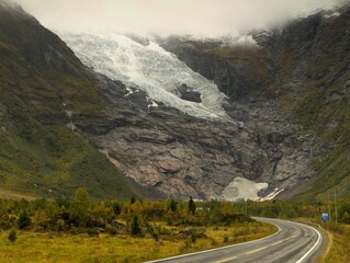 Avanza la vida, retrocede el hielo