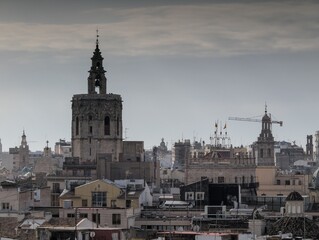 Valencia desde la azotea. Vista del campanario de la catedral de Valencia llamado Miguelete