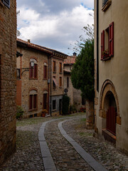 Altstadt von Castell'Arquato in der Emilia-Romagna in Italien 