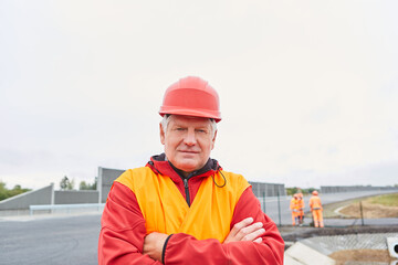Mann als Bauleiter oder Architekt mit Erfahrung