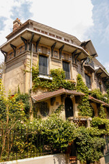 Mur végétal d'une maison à Paris