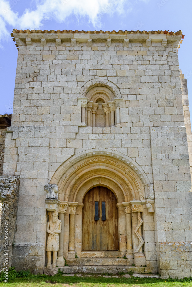 Poster Vertical shot of the Hermitage of San Pantaleon de Losa in Spain