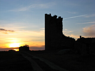 Obraz premium ATARDECER ROJO EN CASTILLO