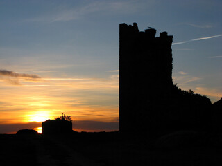 Obraz premium ATARDECER ROJO EN CASTILLO