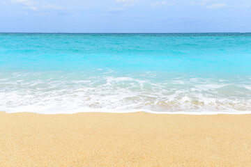 Fototapeta na wymiar 沖縄の綺麗な海