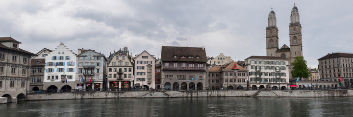 Fototapeta na wymiar Panoramic view of the Limmat coast in Zurich, Switzerland