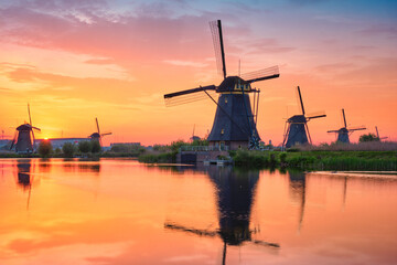 Fototapeta na wymiar Windmills at Kinderdijk in Holland. Netherlands