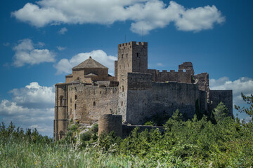 Fototapeta na wymiar Oldest Castle in Spain, Loarre