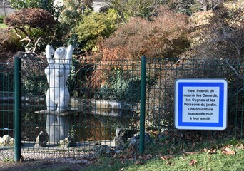 Femme nue  jardin Lecoq