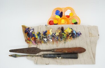 Art and Coloring School Supplies , Palette , paintbrush