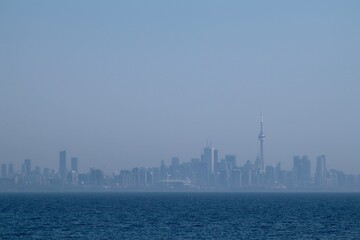Fototapeta na wymiar Toronto Skyline Over Lake Ontario