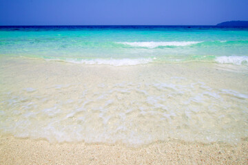 Obraz premium blue sea and the beach