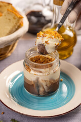 Layered mousse with crunchy crumbs
