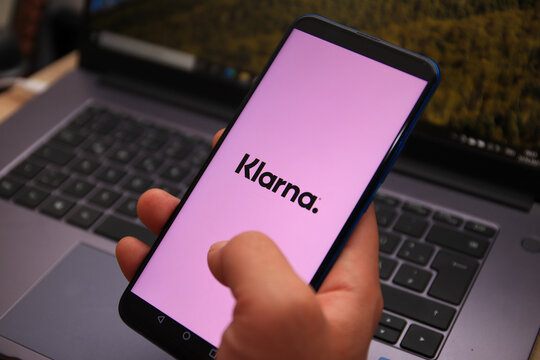 Klarna - online shopping concept