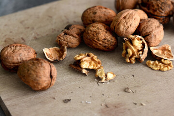Photo horizontal close-up of broken nuts health food