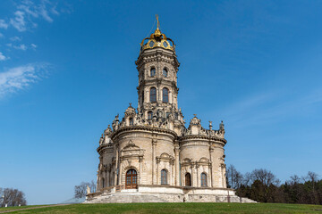 Fototapeta na wymiar Orthodox church in Moscow
