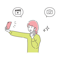 スマートフォンで自撮りをする若い女性／3色.