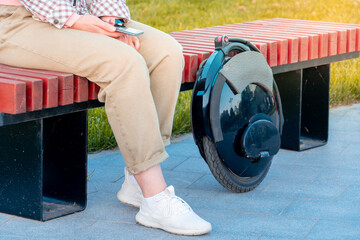 Use of personal electric transport for daily trips