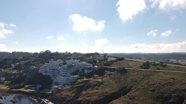 Location: Punta Ballena, Uruguay.
Summertime.
Carlos Paez Vilaro House.