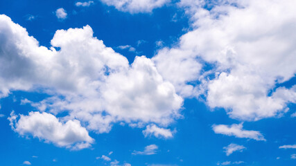 Obraz premium Bright blue sky