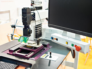 Laser machine for trimming resistors