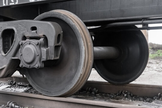 Element of the running part of the rail vehicles, the wheeled pair of the railway tank